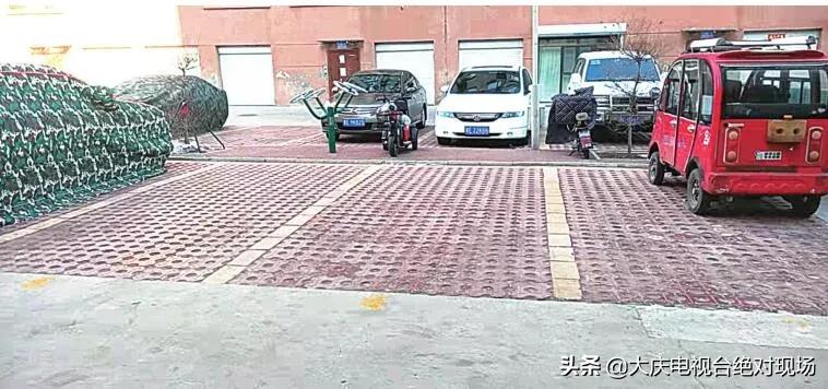 业主没买车库物业不让进小区,小区物业不让没买车库的车进小区