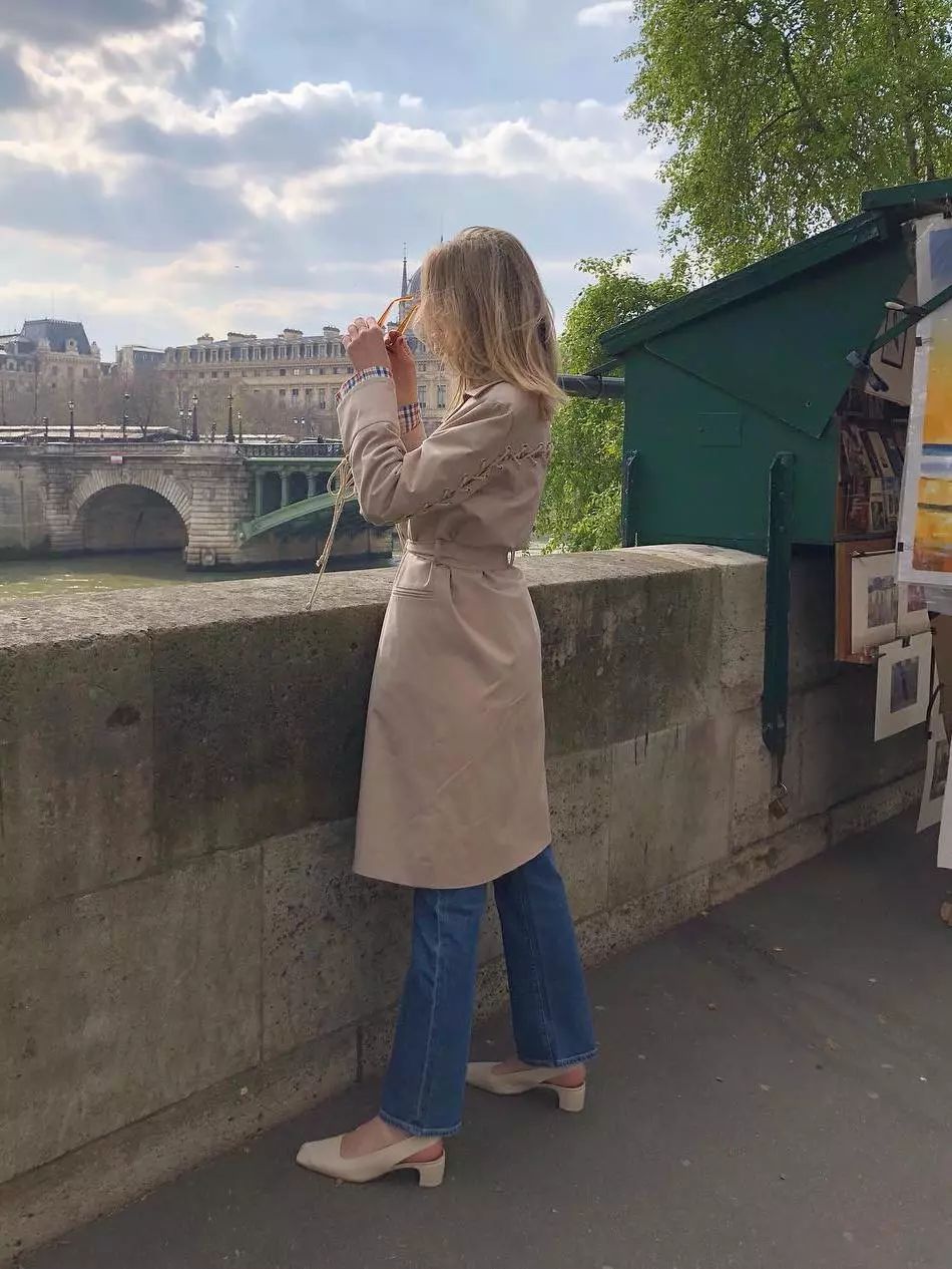 奶奶鞋和老爹鞋哪个好搭配 (奶奶鞋怎么搭配好看最新款)