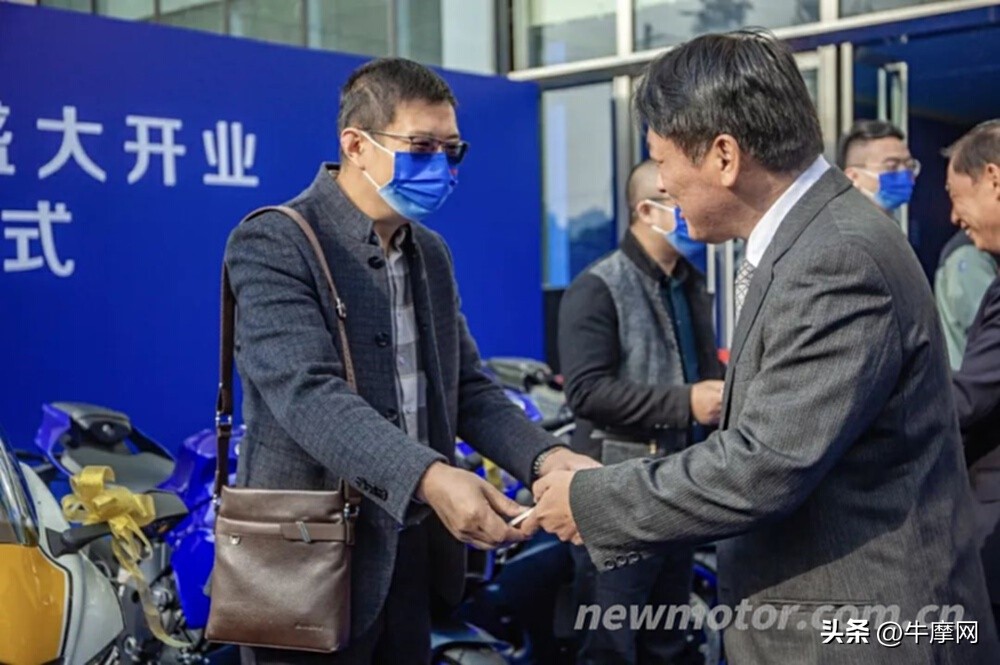 雅马哈yzfr1落地多少钱,雅马哈yzf-r1美版官方报价