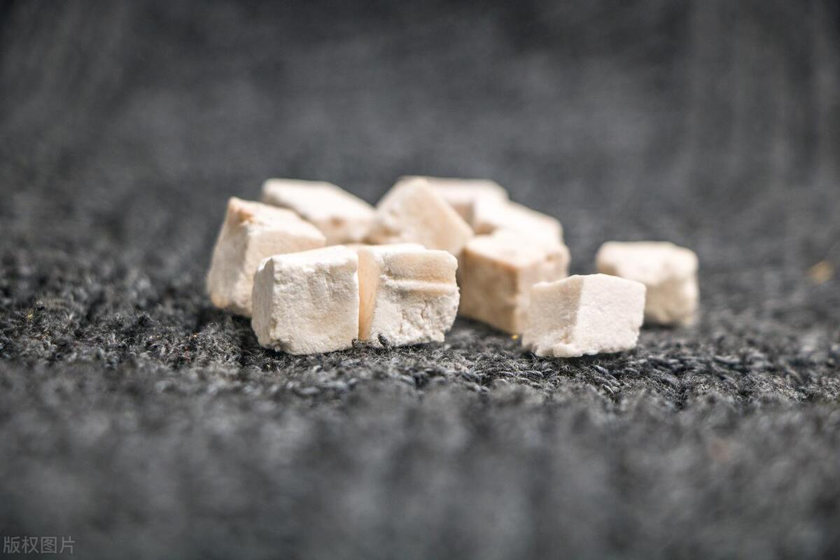 *泄早**一触即发，治以延时汤，充胆胃之气，不做“快抢手”