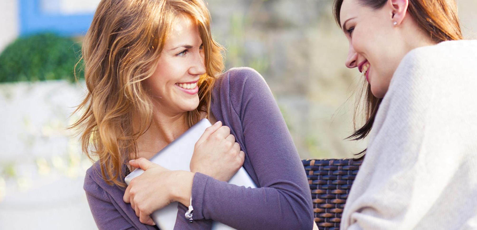 我是52岁的老光棍，娶了一个38岁的处女，新婚当晚差点儿被吓尿了