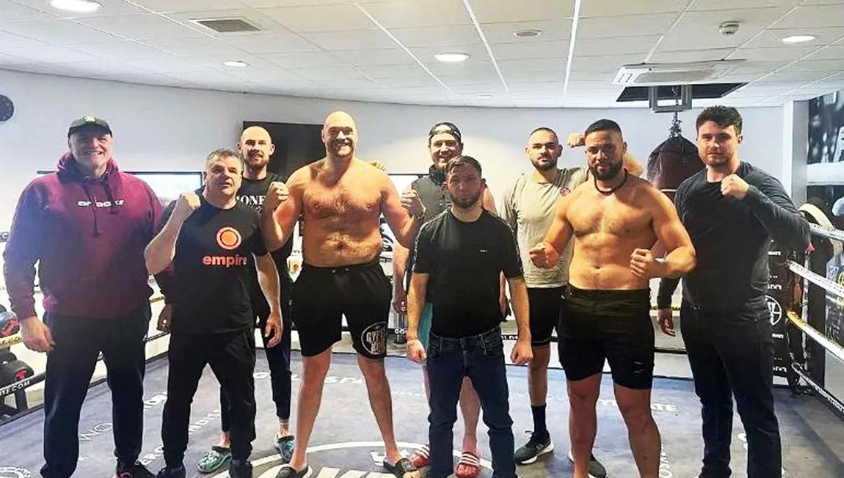 身高2米拳王,身高2米年轻的拳王