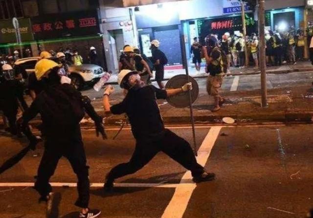 大快人心!香港“黄媒”无路可走,宣布停运;台当局与之勾连,包藏祸心