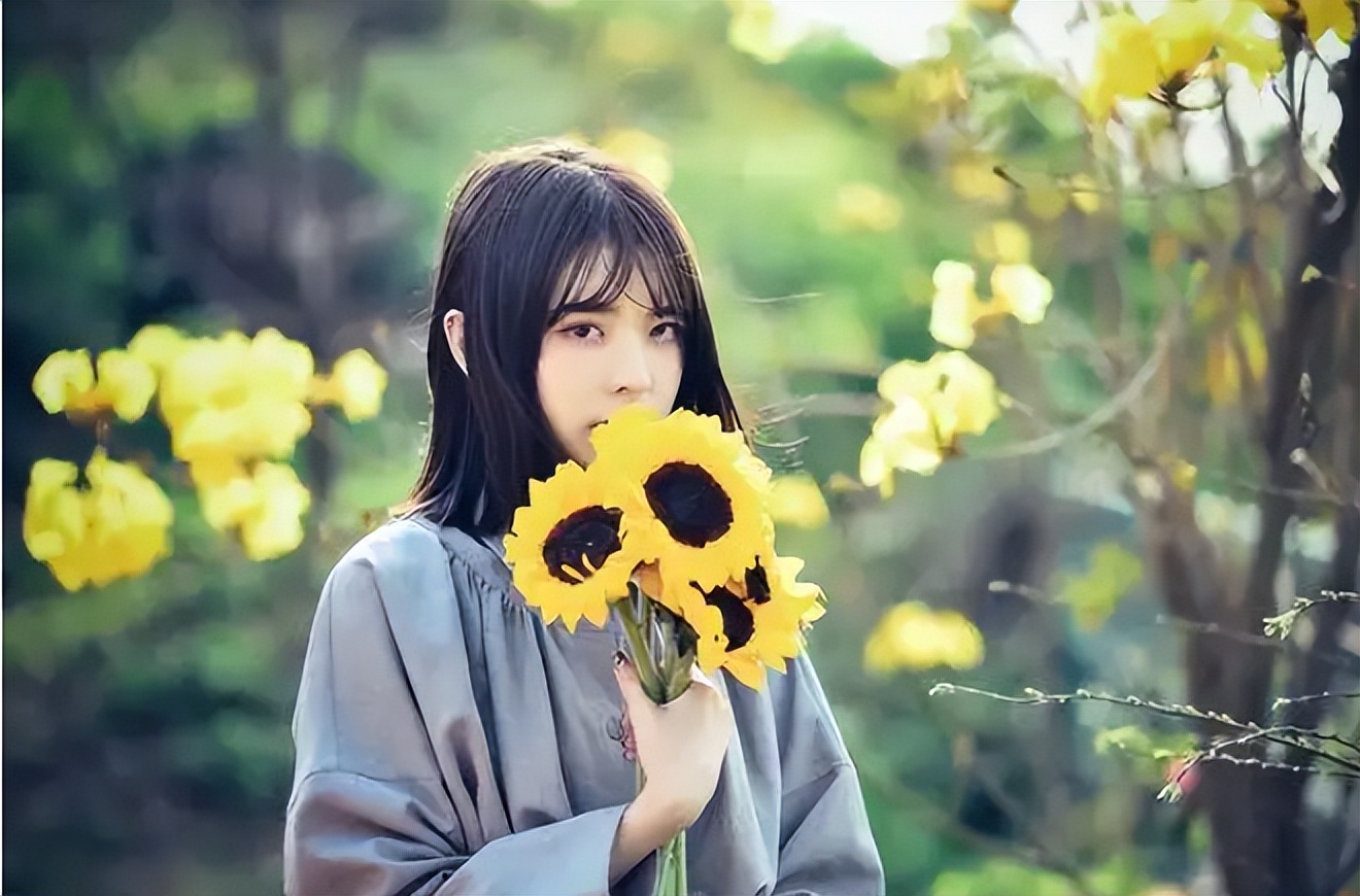 男人对一个人动了情的表现,男人对你动了真心会有这四个表现