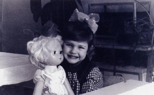 身价200亿LV太子妃找回失散多年的亲妹！网友傻眼：还缺妹妹吗？