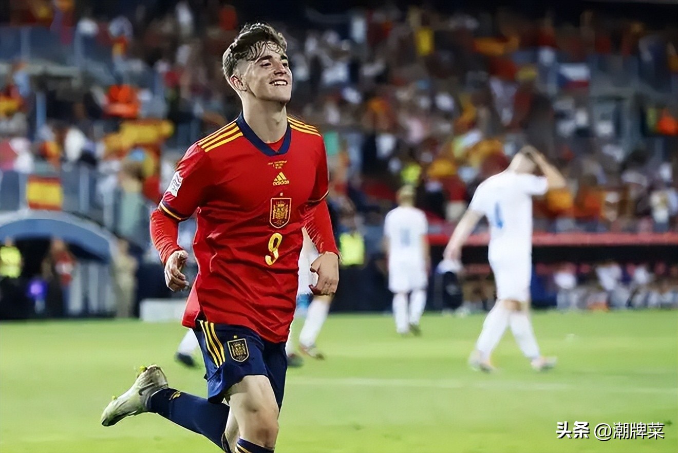 西班牙鼎盛时期的中场指挥官,西班牙辉煌历史
