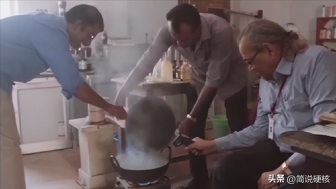 印度塑料垃圾造公路,印度用垃圾修路