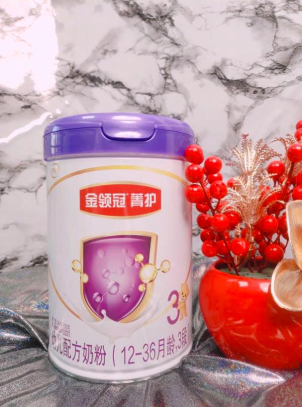 伊利金领冠菁挚奶粉测评,乳铁蛋白奶粉口碑前十名金领冠