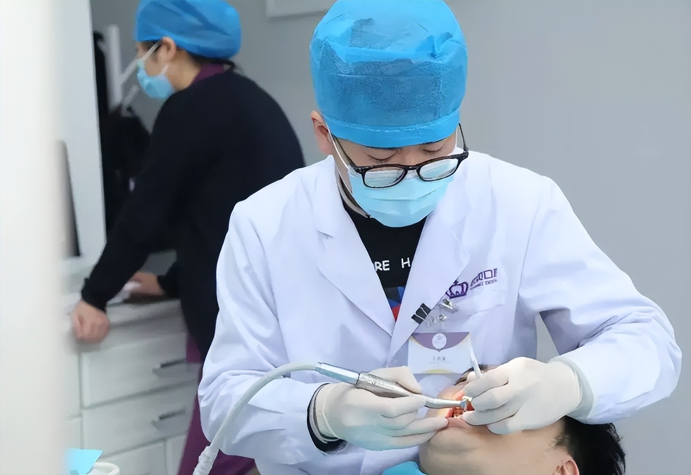 专科口腔医学专业就业前景如何,十年后口腔医学专业就业前景如何