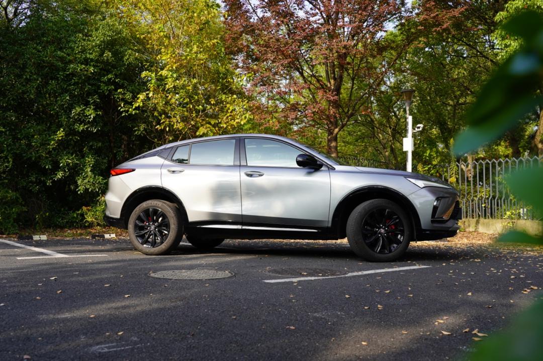 别克昂扬试驾,全新别克昂扬赛道试驾