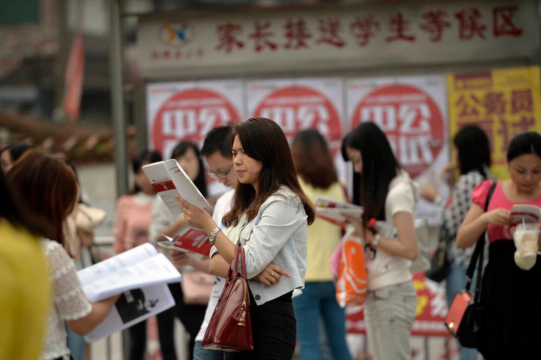 公务员“受欢迎”程度排名，税务无缘前三，公安稳坐第一把交椅