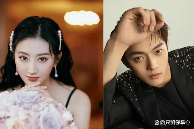 35岁景甜活动现场撩许凯腹肌！男方大方展示引欢呼，两人关系和