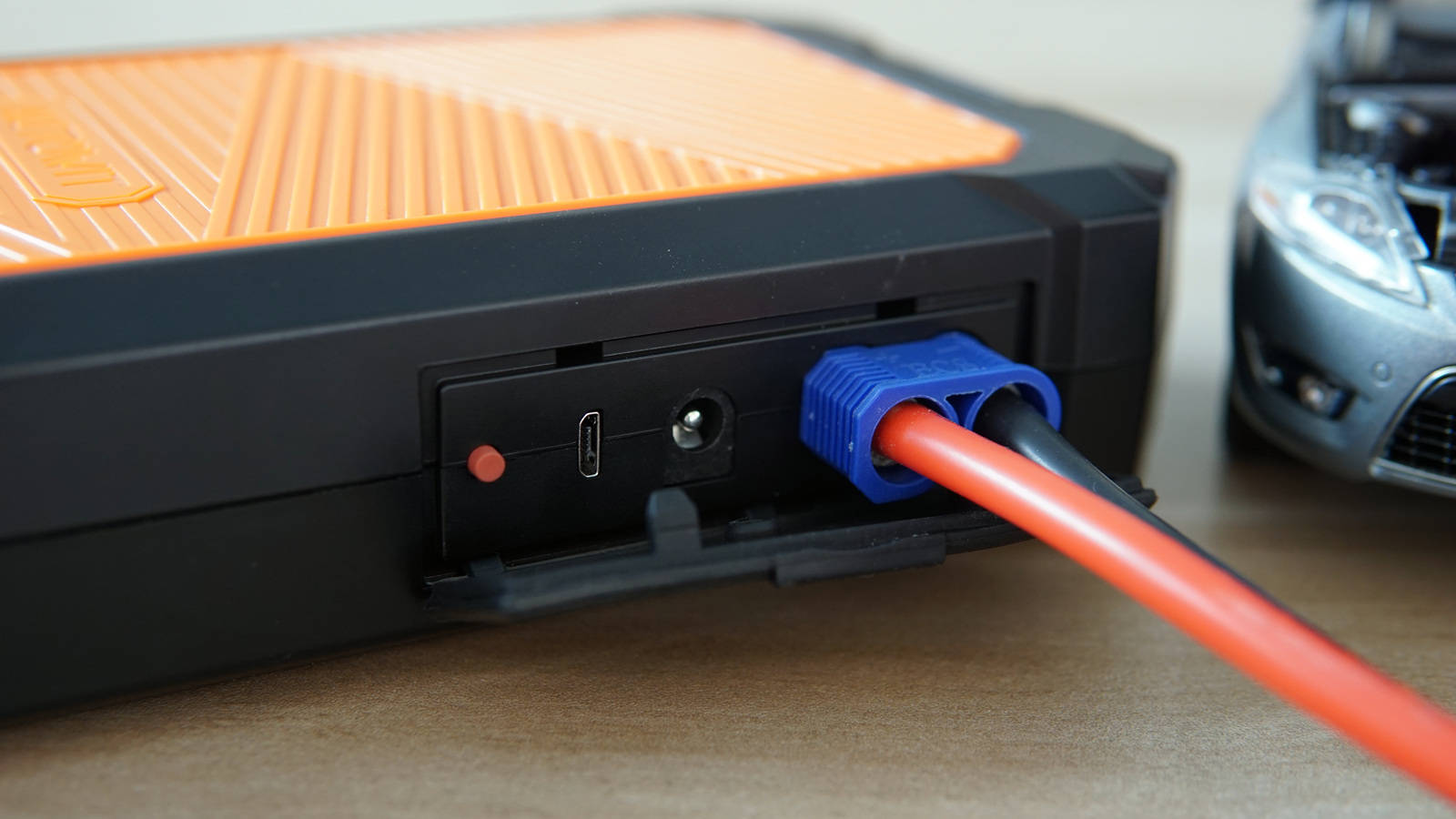 汽车启动应急电源瞬间没电了,汽车应急启动电源24v无法工作