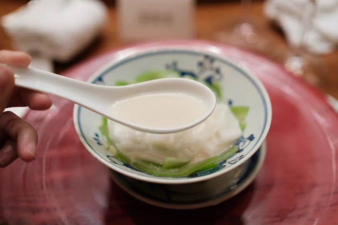 吃这两顿饭，需要二十万里挑一的好运气