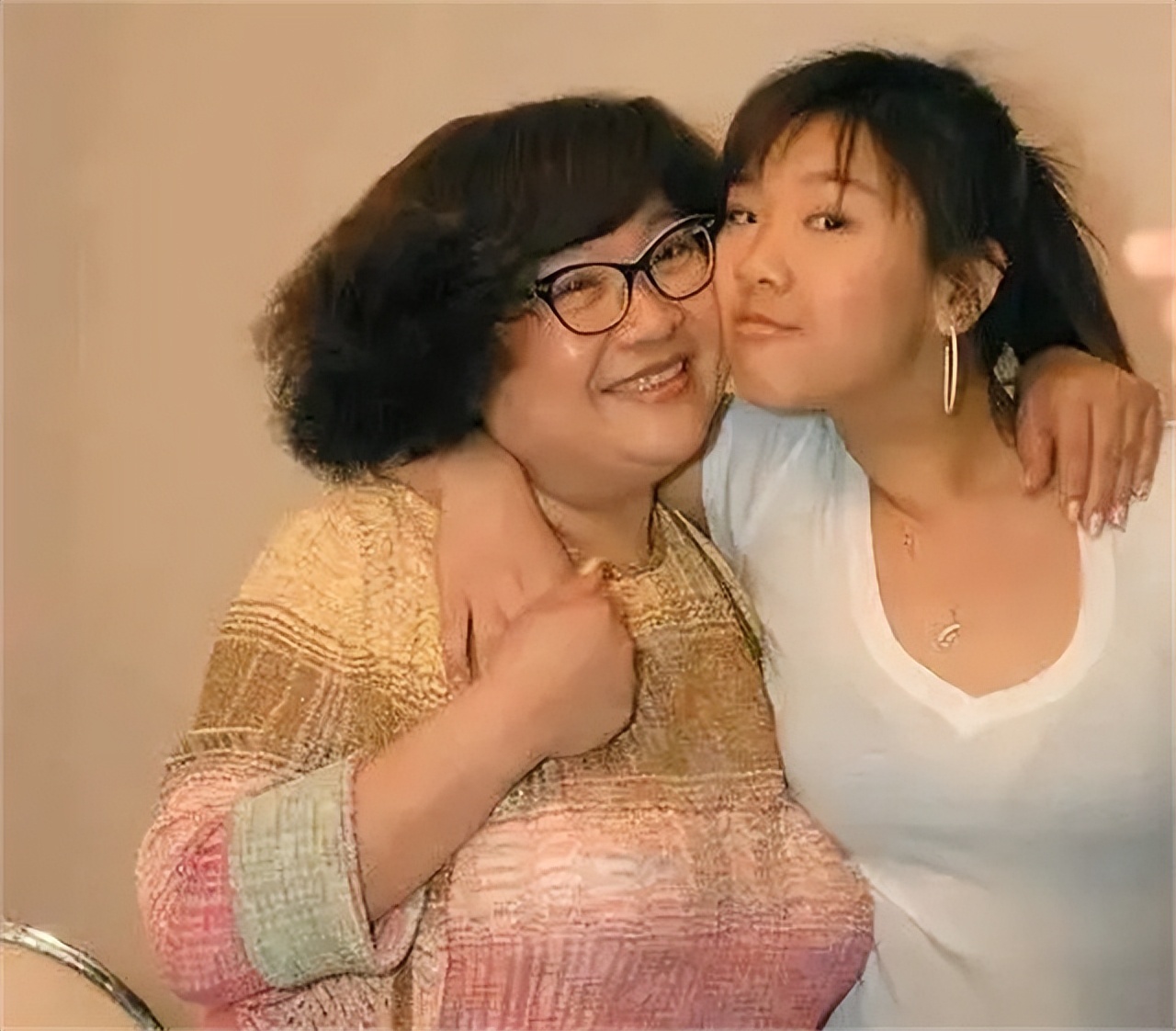 沈殿霞葬礼真实影像,沈殿霞死亡真实原因