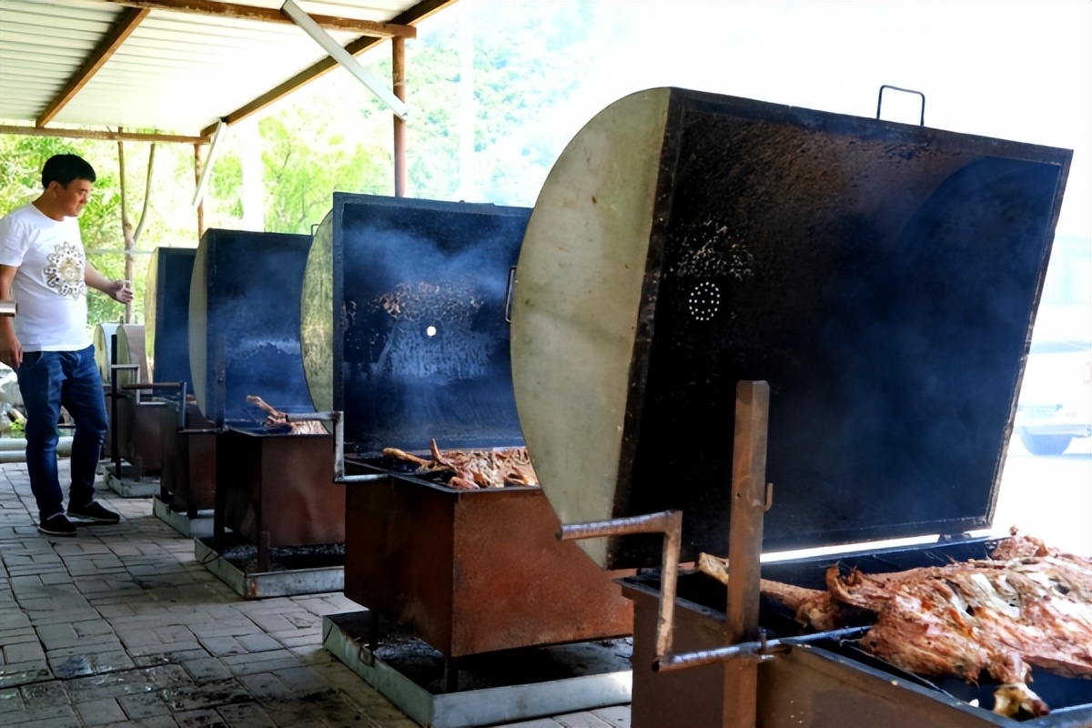 香蜜湖的烤全羊,世外桃源的烤全羊真香