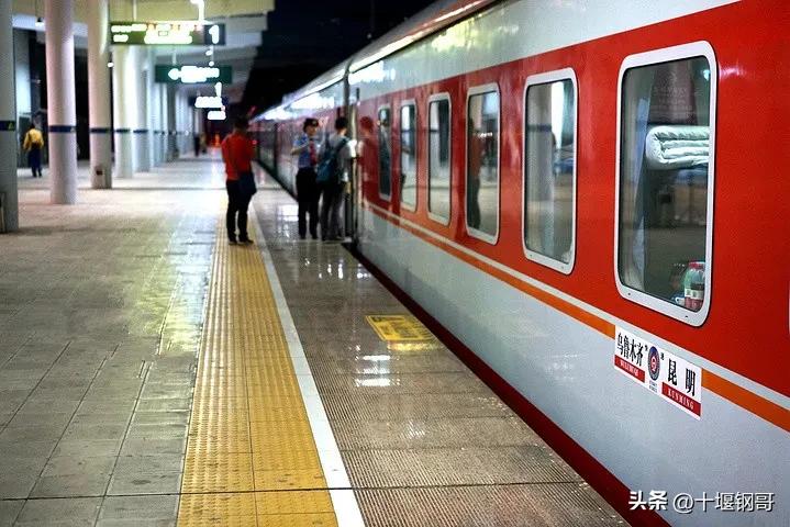 成都西站就是火车站吗,成都西站k1258进几号车站口