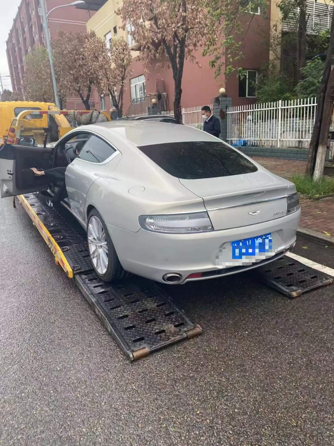 乌海轿车托运在线咨询,乌海汽车拖车电话报价