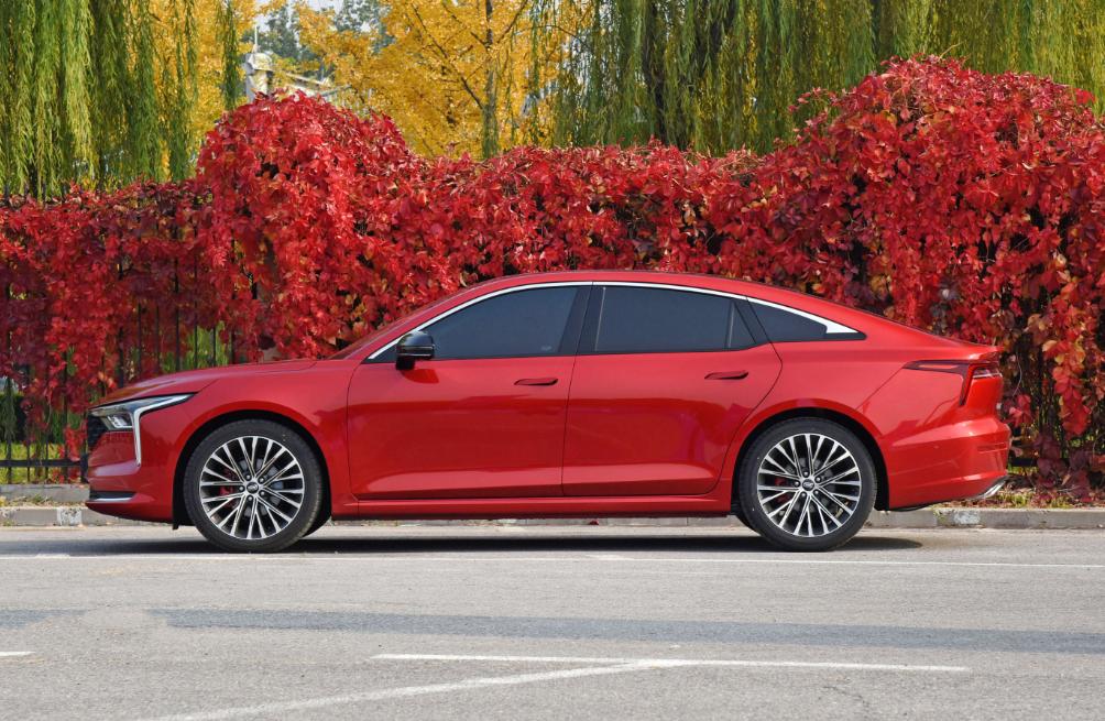 奔腾b70新款车标,奔腾b70新款车标怎么设计的