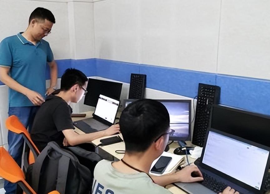 十大本科高薪专业热榜,文科本科就业率最高的十大专业