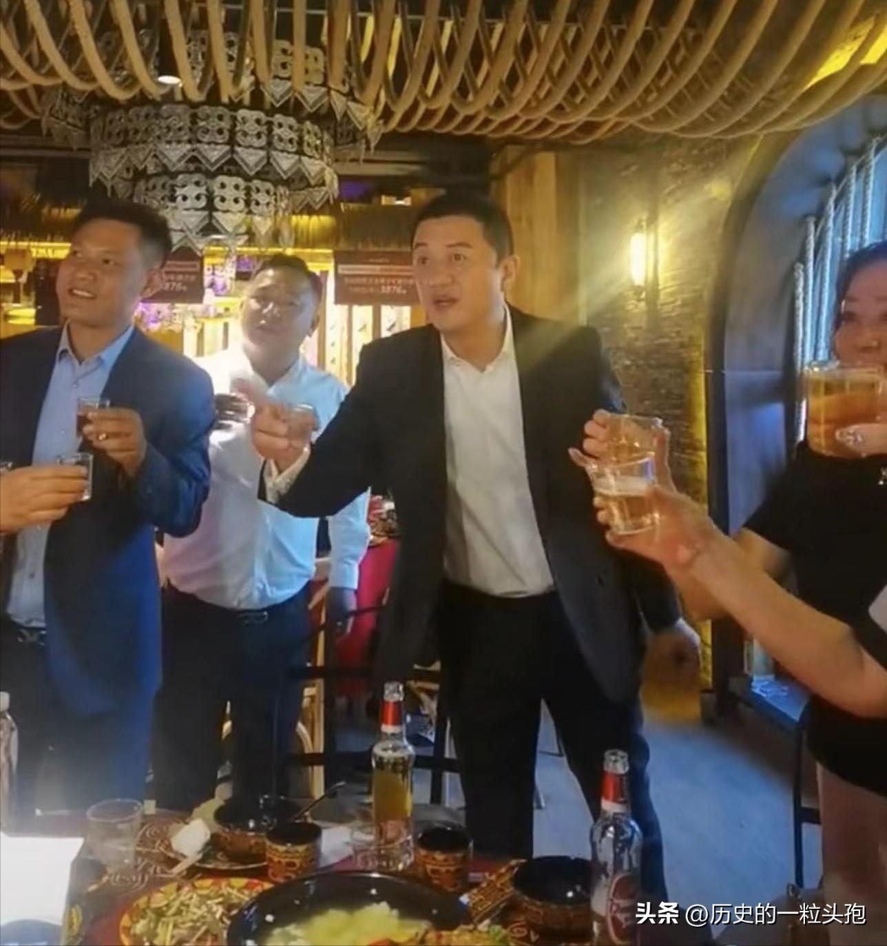 两天六个瓜：梁朝伟长居日本，李亚鹏欠债四千万，乐嘉为女人还俗