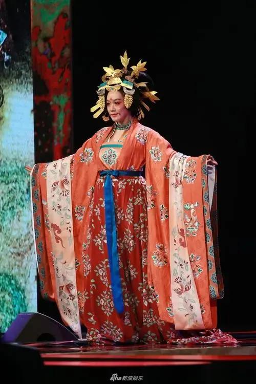 推荐完结古文：《嫁给死对头竹马》