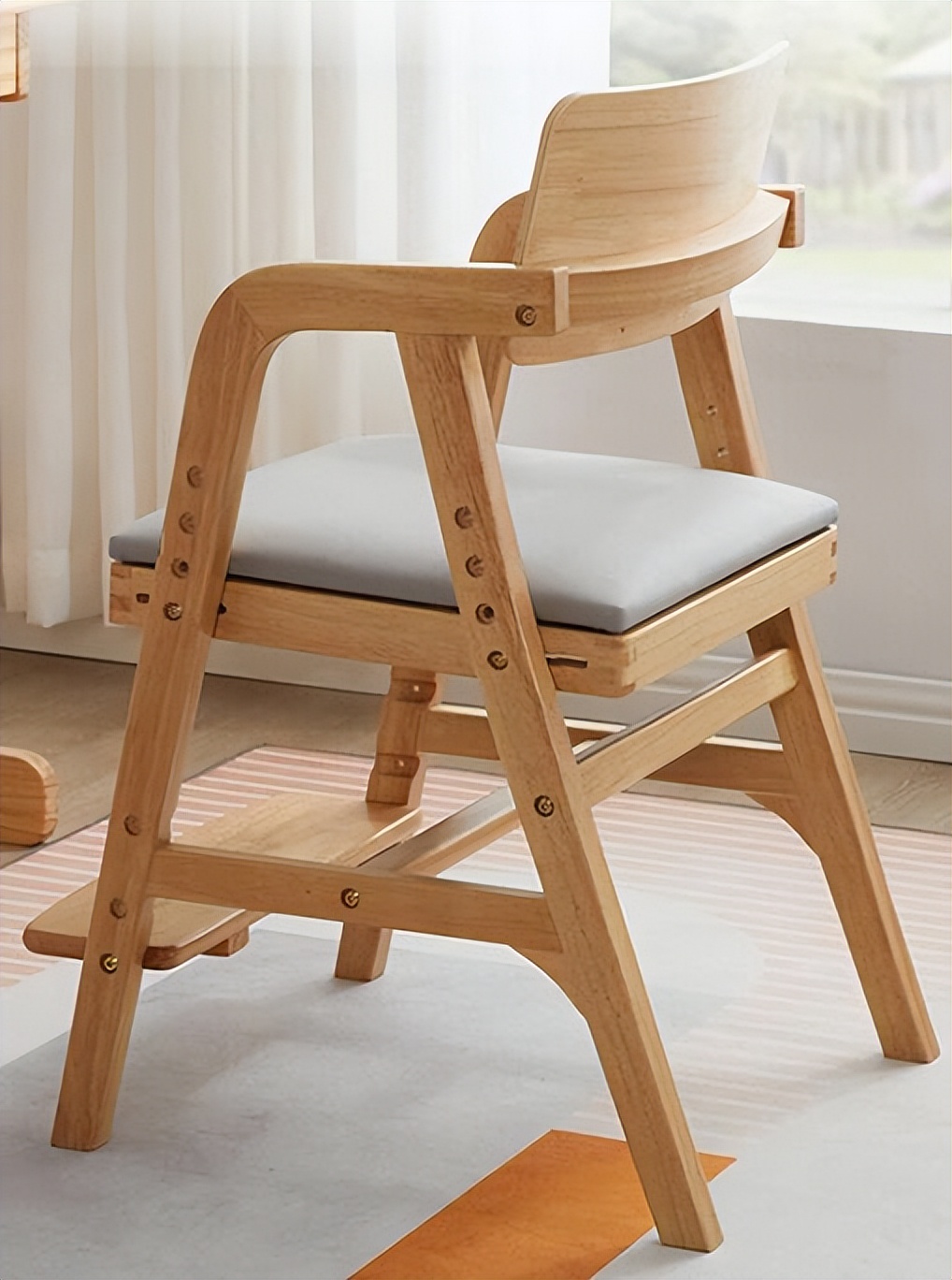 哪些好用又实惠的桌椅,性价比高的桌椅品牌