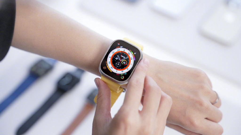 苹果安卓手表横评：差价近5千，OPPOWatch和AppleWatch谁更好？