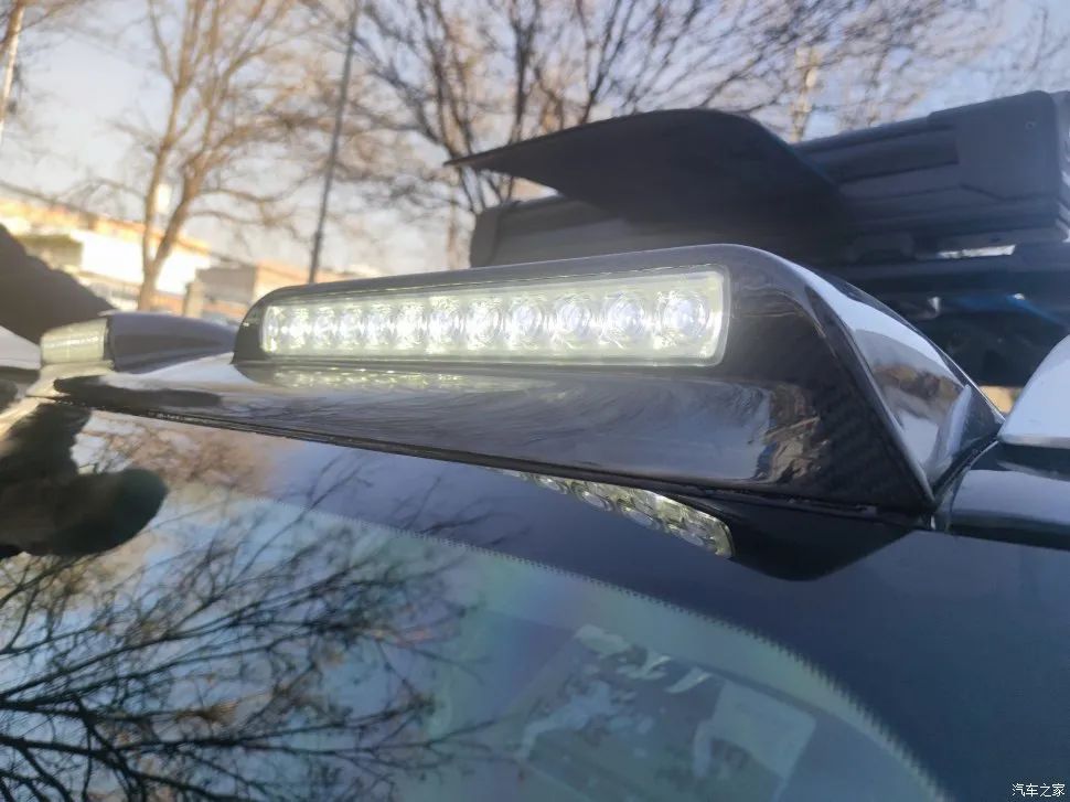 路虎发现5加装前探照灯,路虎发现五大灯测试