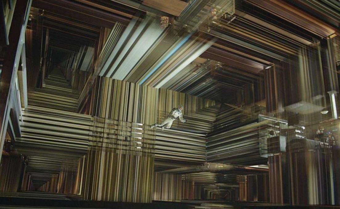 越南62岁老妇嫁给27岁小伙，还为他多次整容，如今却肿得不能看