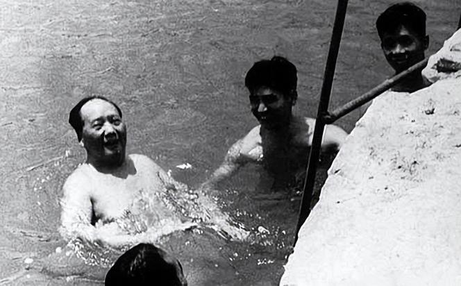 1961年毛主席在庐山开会，看到一位女舞蹈演员楞了：你好像我女儿