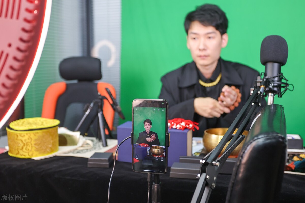 直播间买珠宝翡翠靠谱吗？价格和品质怎么样？