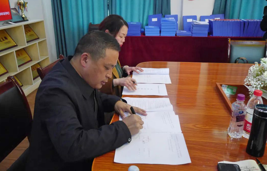 达川区管村中学：交流学习同成长对口帮扶谱新篇