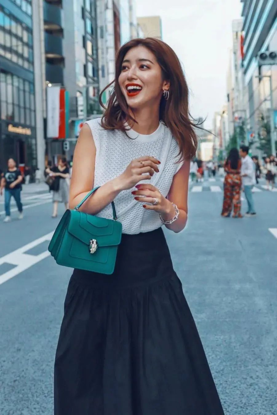 2021最火爆颜色显白减龄,2022年最流行最显白的一款颜色