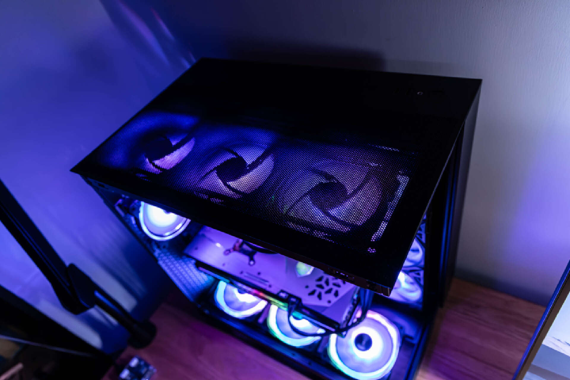 全塔海景房机箱,安钛克机箱c8海景房