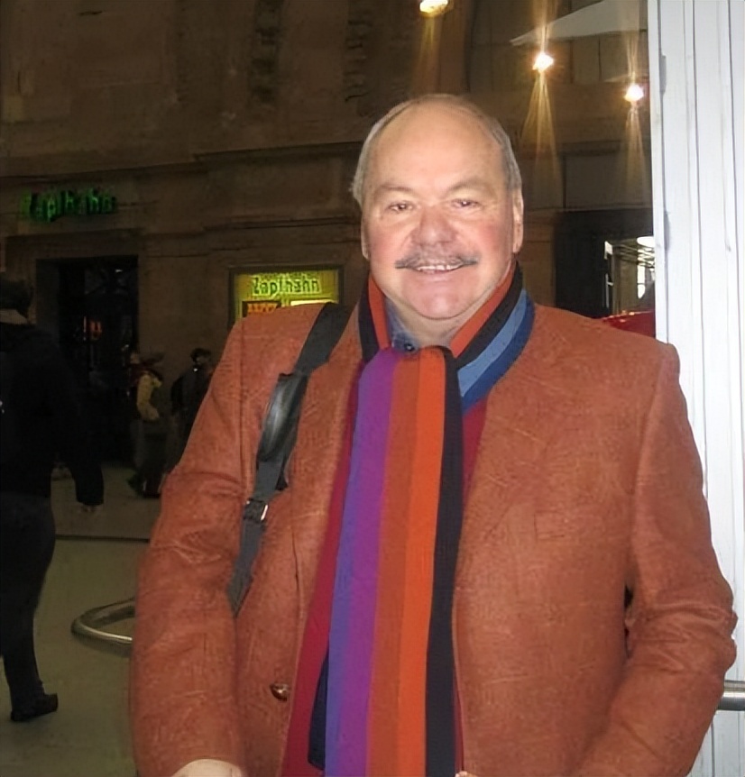 古广明被谁踢断了腿,古广明被踢断腿的比赛