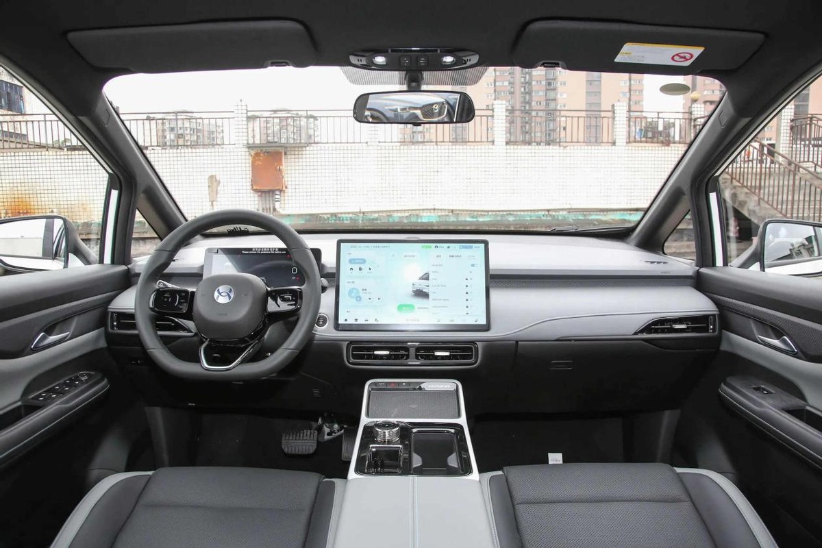 广汽合创z03潮享版续航510km,15万左右纯电混合的suv