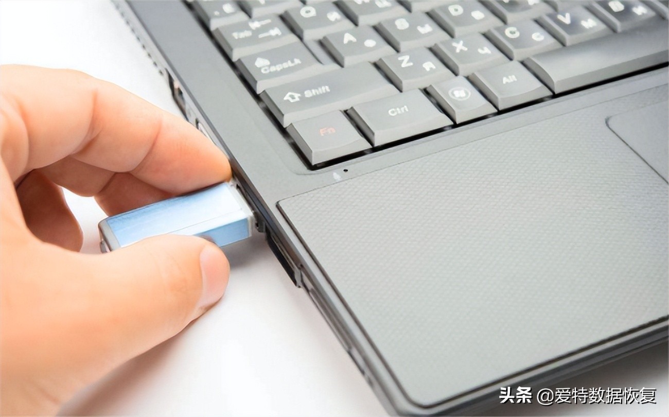 如何打开u盘隐藏的文件,u盘文件被隐藏拒绝访问