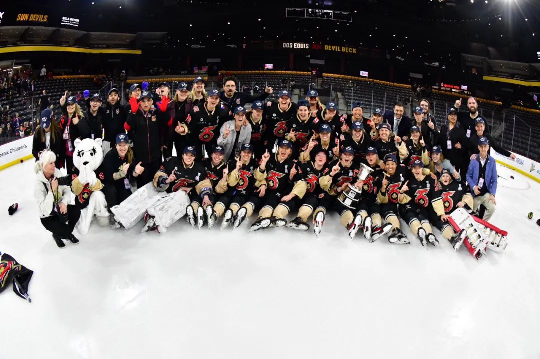 多伦多六镇首捧伊泽贝尔杯！林绮琪和米凯拉·卡瓦总决赛送助攻