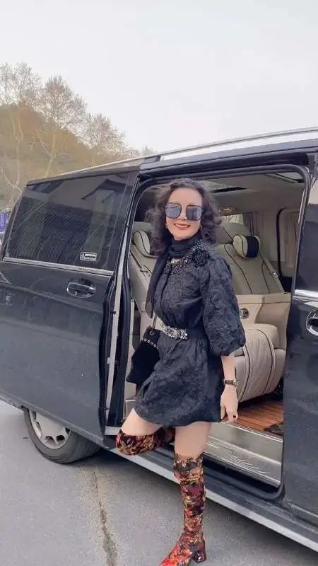 全网身价千万的8大富婆,爆火全网富婆