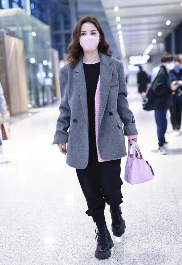 阿sa白衬衫搭配,阿sa白衬衫怎么搭配