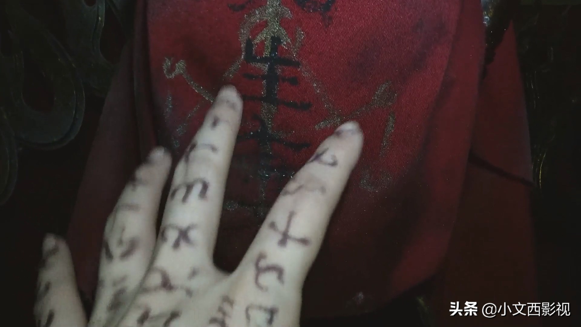 《咒》看完了吗，爆肝加急出稿，这绝对是一部细思极恐的恐怖佳作