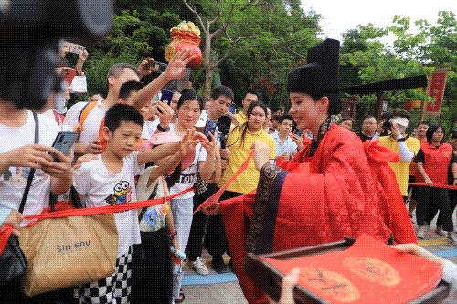 状元及第！文、武状元@小心头-小意头巡游东莞观音山，现场送喜