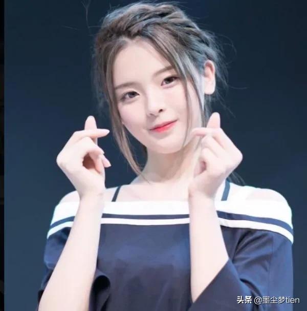 杨超越早期短发发型,杨超越短发造型