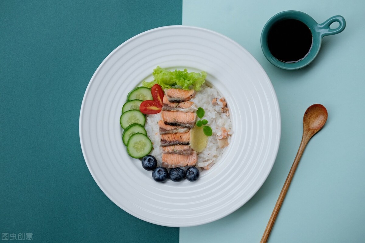 宝宝多大能吃大人的油吗,宝宝多大能吃跟大人一样