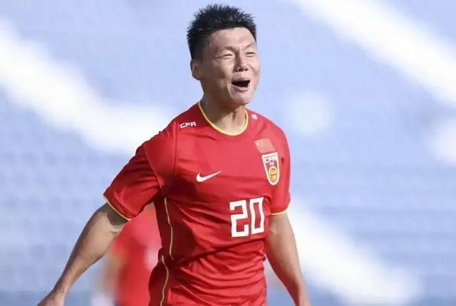 国足0比3韩国朱辰杰,韩国男足朱辰杰自摆乌龙