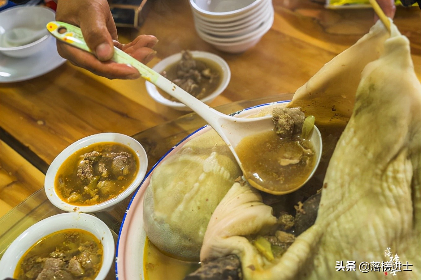 甘南哪个时间更值得去看看,在甘南的神仙美景里露营一晚