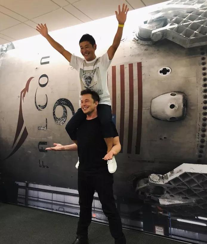 富豪狂撒一亿美金,土豪狂撒888万现金