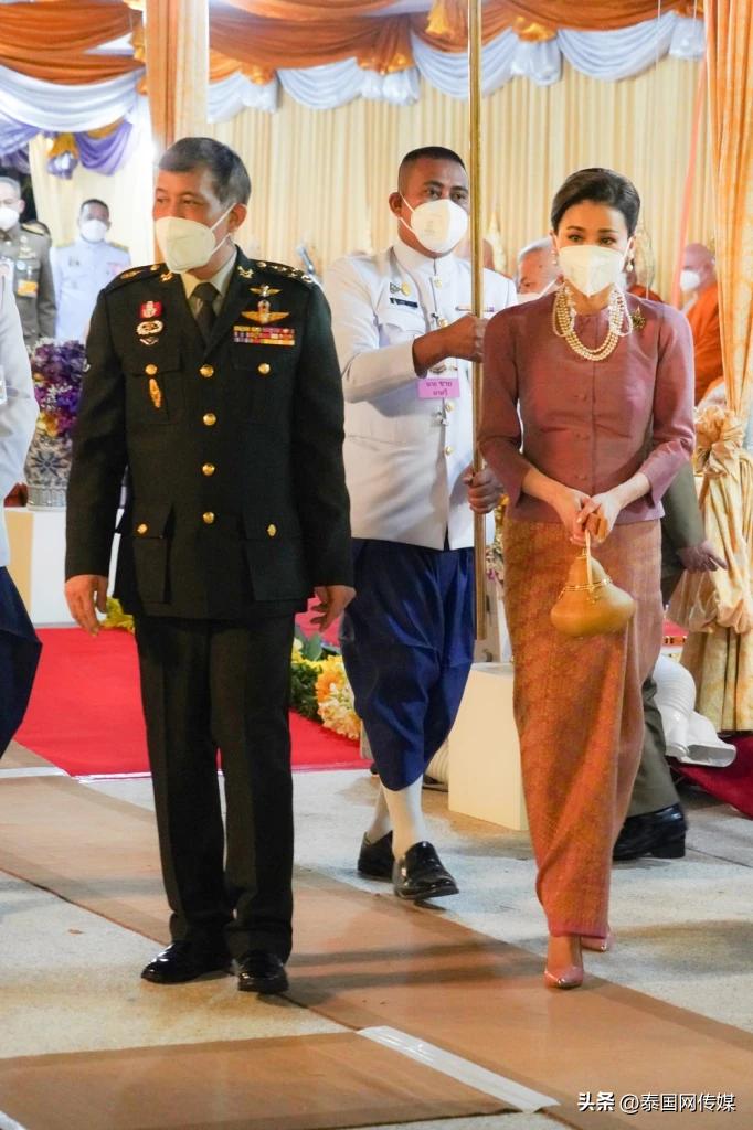 泰国国王最近出席活动,泰国最新国王和王后消息