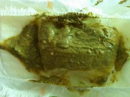 母乳新生儿大便是怎样的,新生儿喝母乳大便黑色黏糊糊